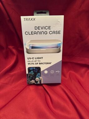 NIB- TRAXX Device Cleaning Case - White/Silver UV-C Sanitizer